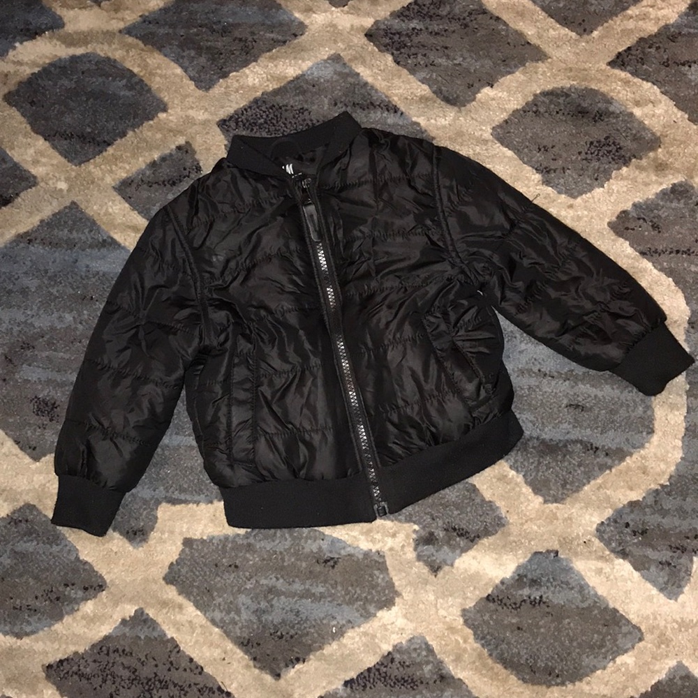 Lightweight bomber jacket.